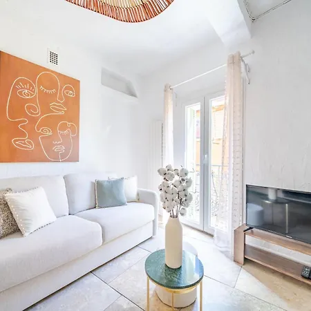 Appartement 2p Au Cœur Du Vieux *