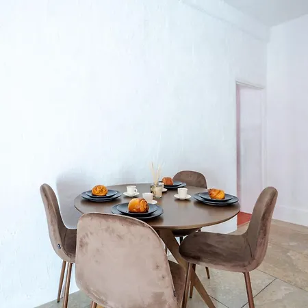 Appartement 2p Au Cœur Du Vieux Nice